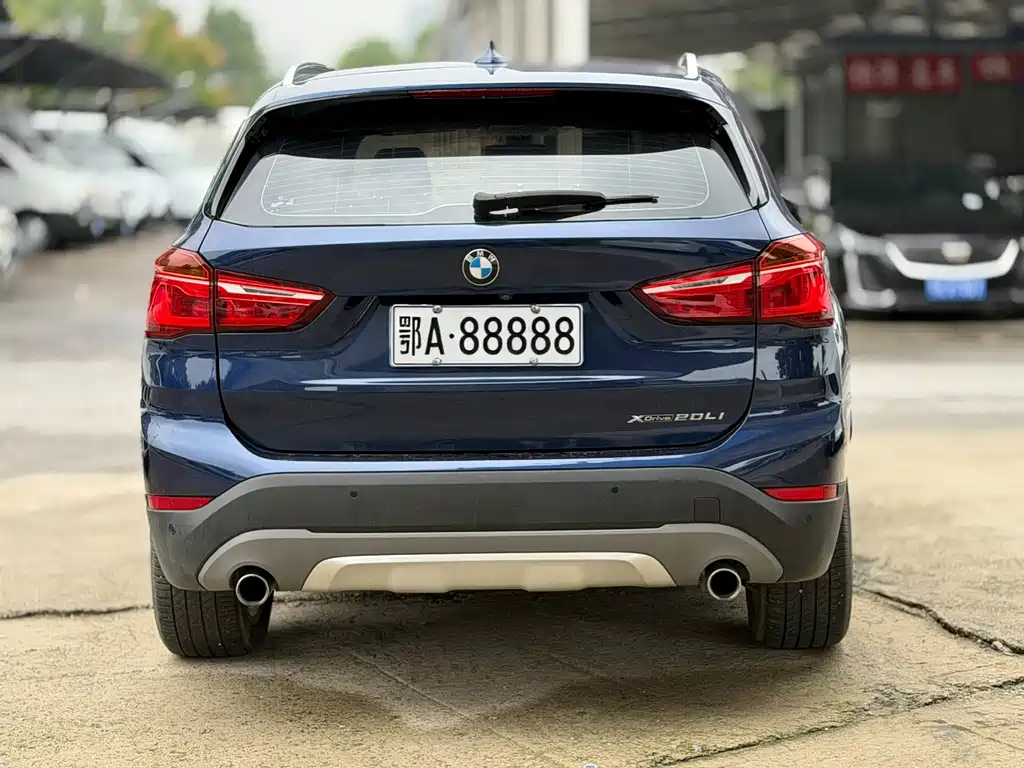 BMW X1 — фото 5