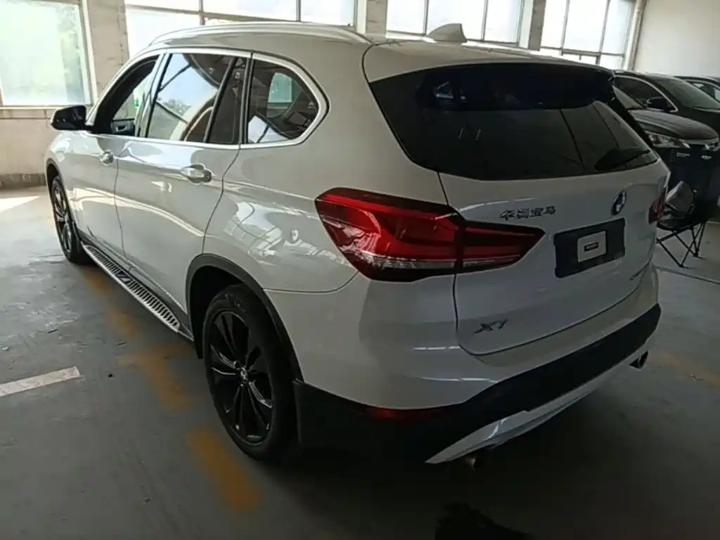 BMW X1 — фото 5