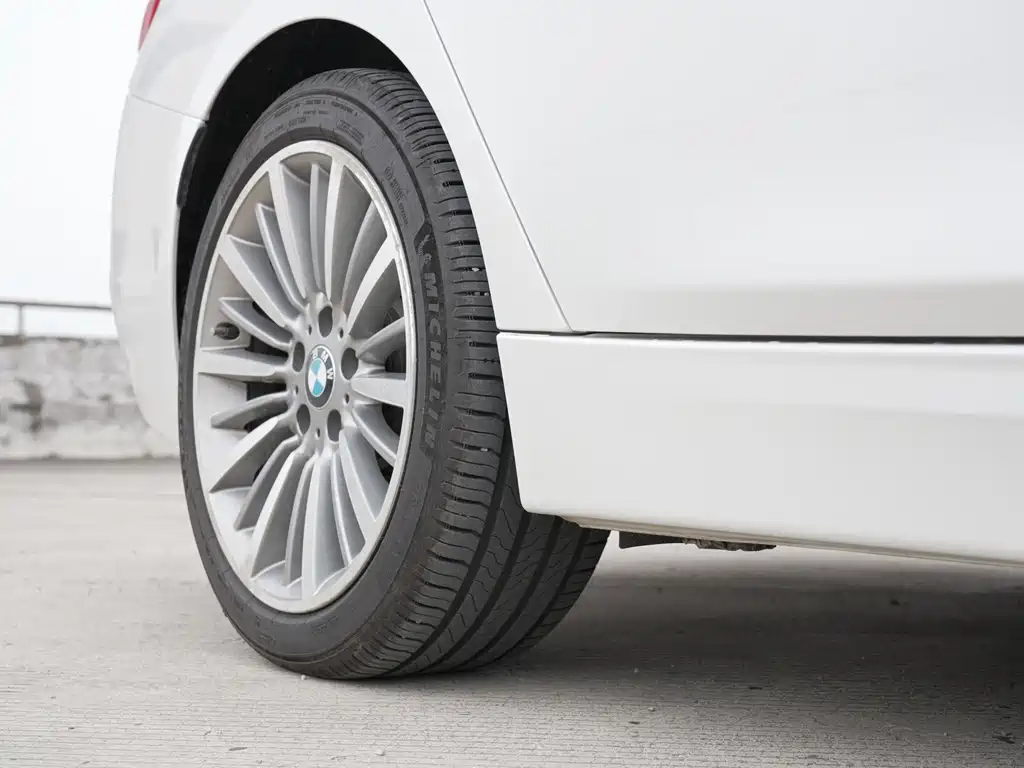 BMW 3 Series — фото 10