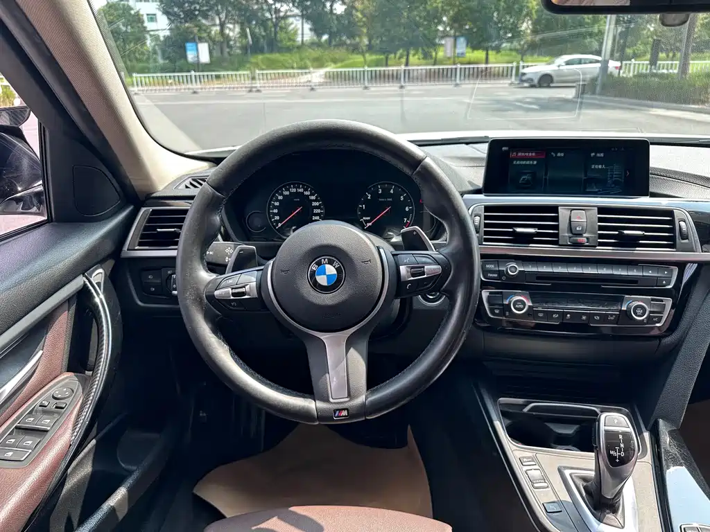 BMW 3 Series — фото 12