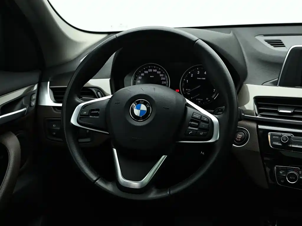 BMW X1 — фото 15
