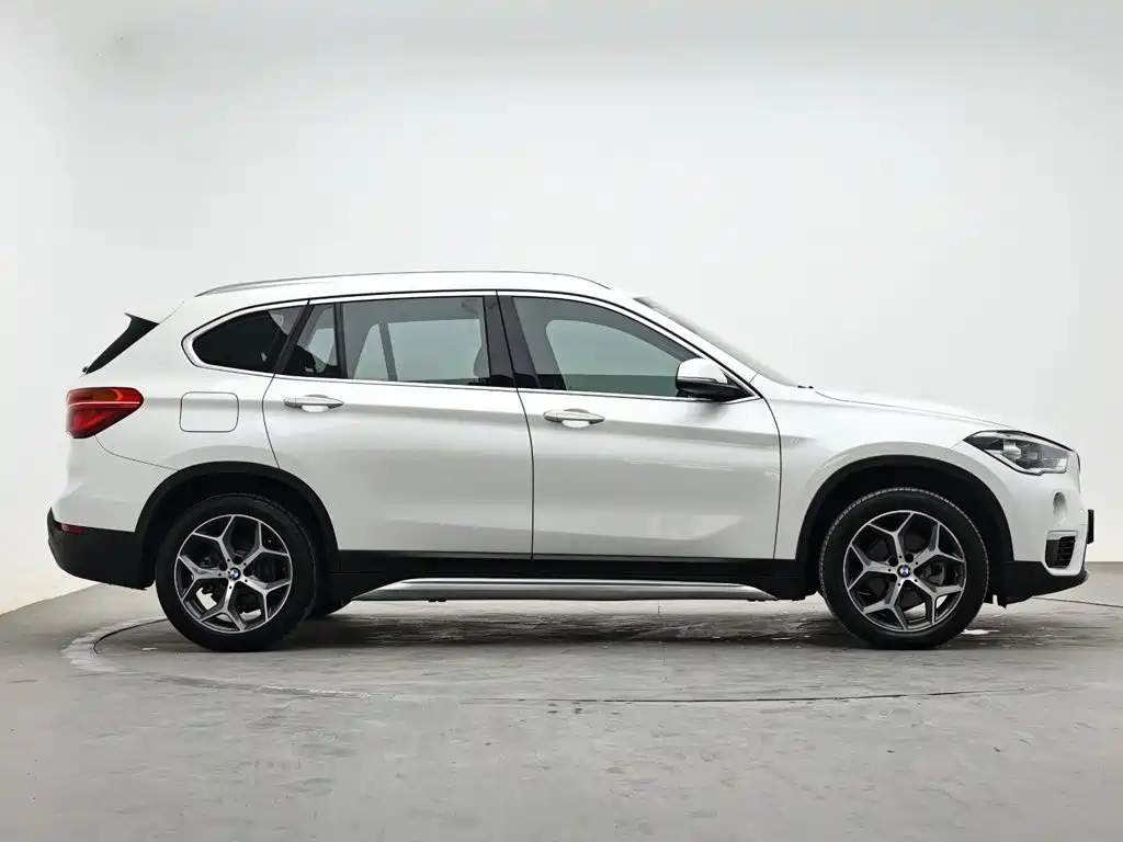BMW X1 — фото 5