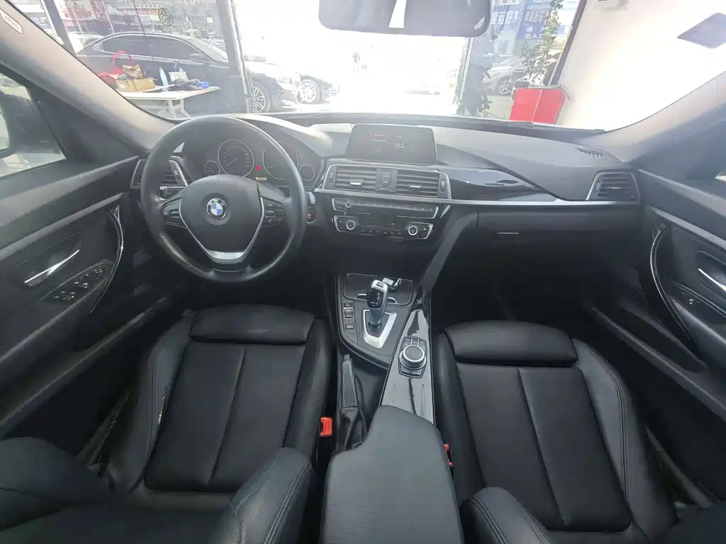 BMW 3 Series GT — фото 13