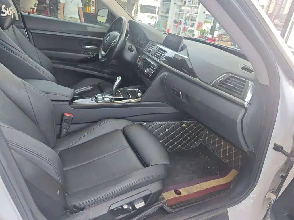 BMW 3 Series GT — фото 14
