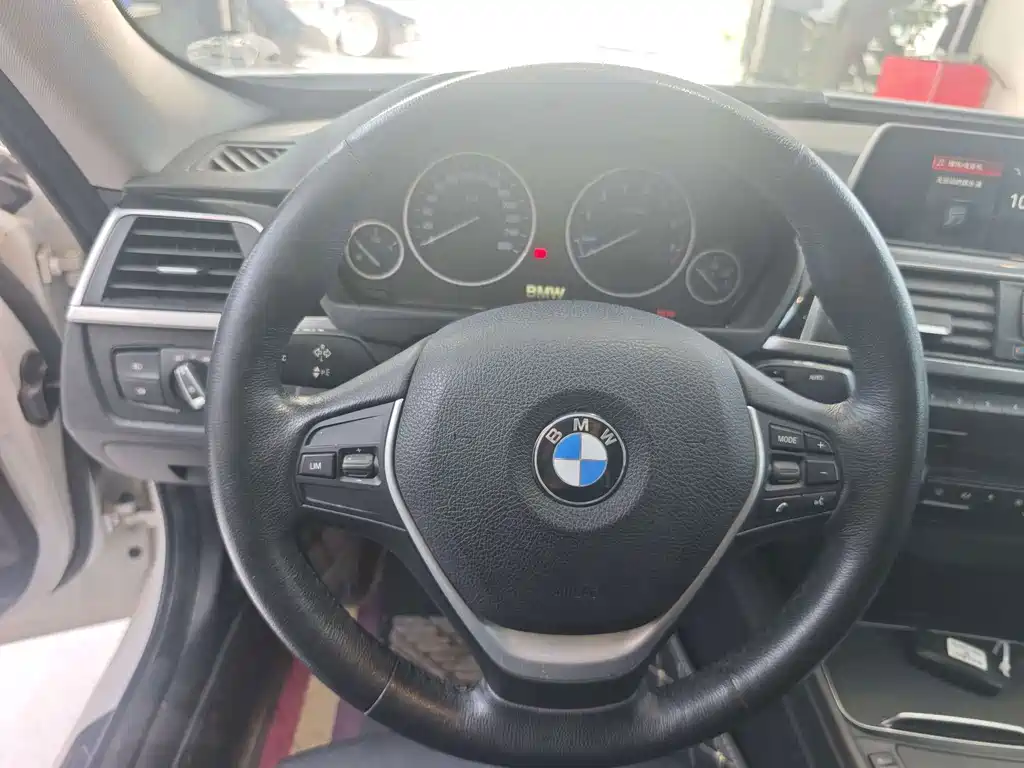 BMW 3 Series GT — фото 7
