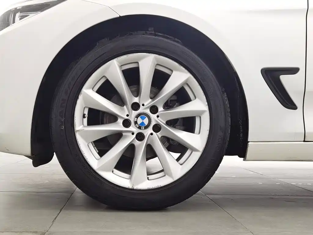 BMW 3 Series GT — фото 17