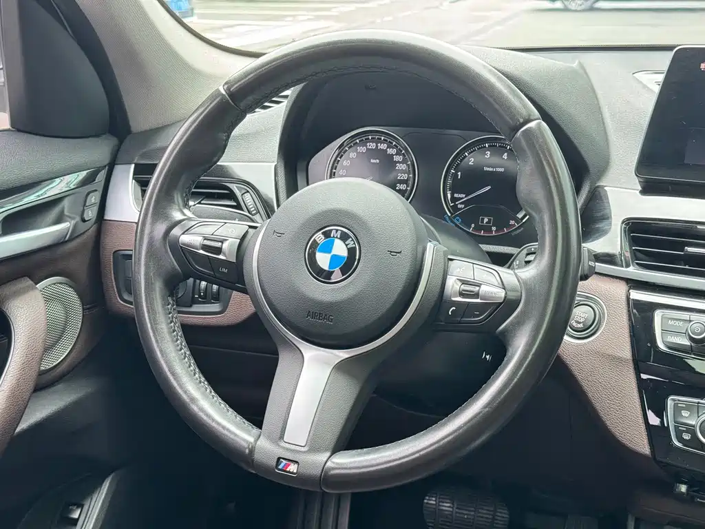 BMW X1 — фото 10