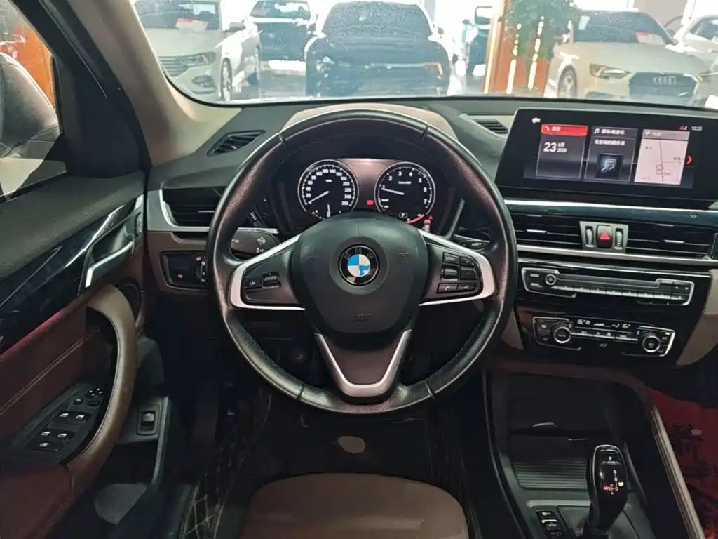 BMW X1 — фото 11