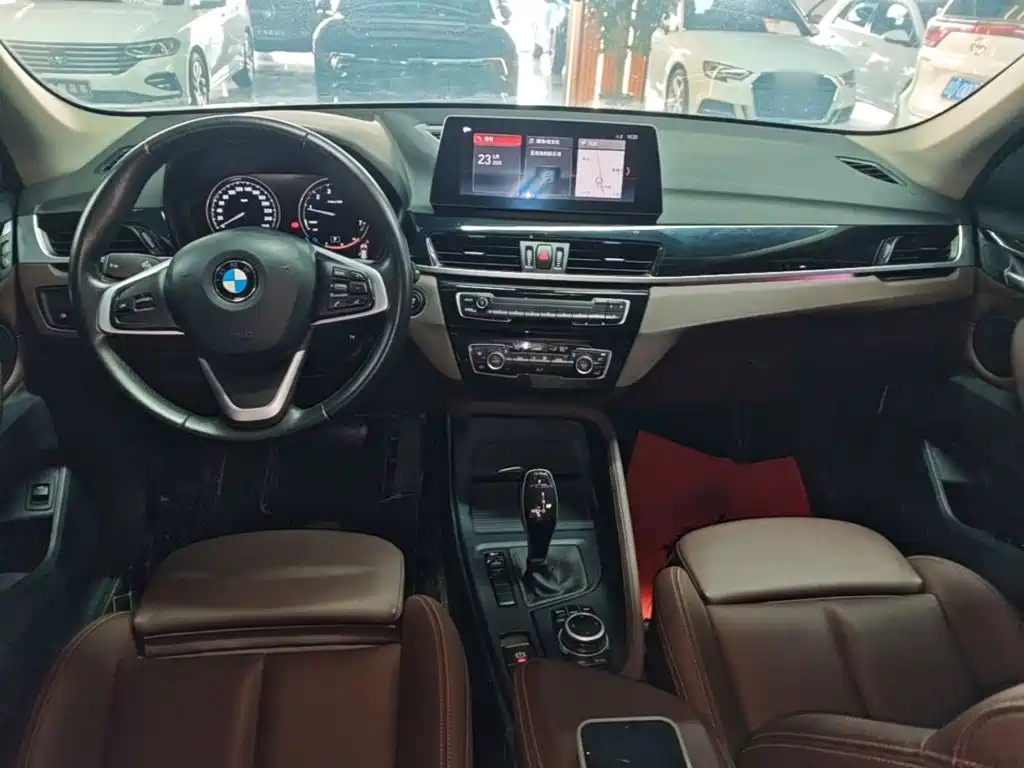 BMW X1 — фото 10
