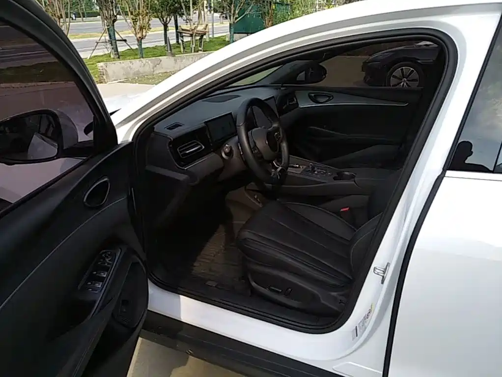BYD Seal 06 — фото 16