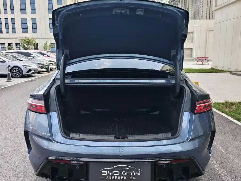 BYD Seal — фото 11