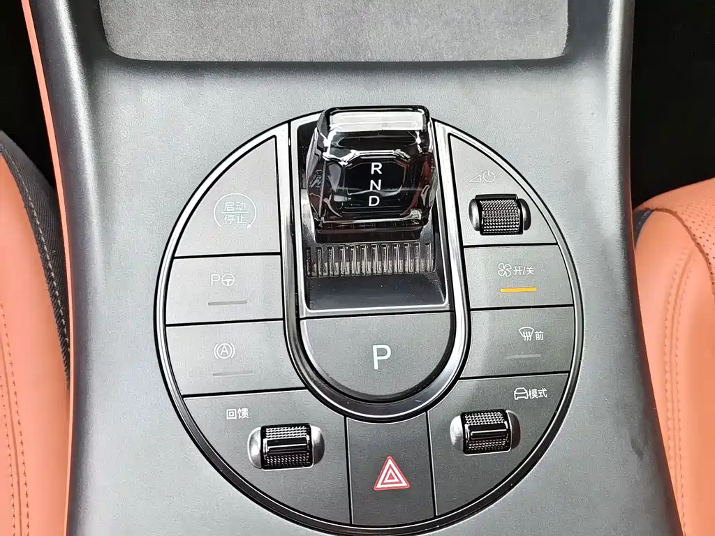 BYD Seal — фото 14