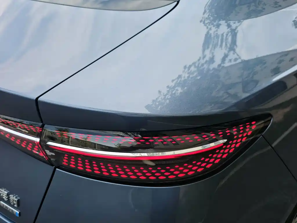 BYD Seal — фото 20