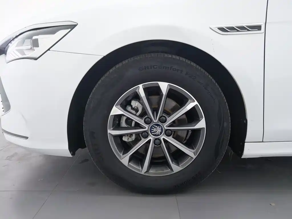 BYD Qin PLUS — фото 17