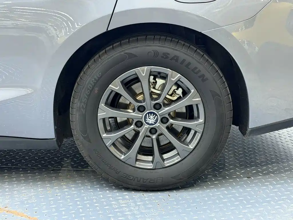 BYD Qin L — фото 10
