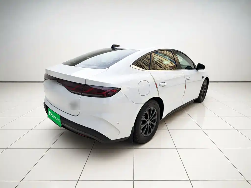 BYD Qin L — фото 4