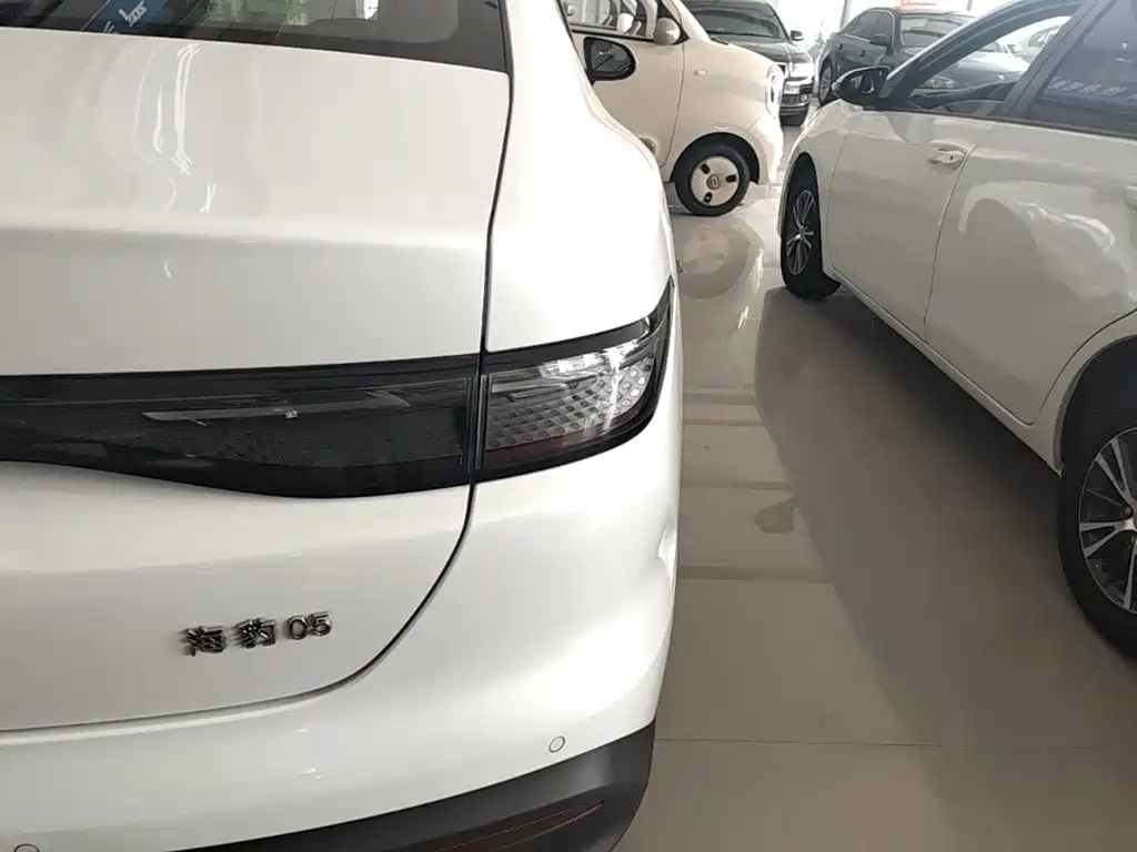 BYD Seal 05 DM-i — фото 8