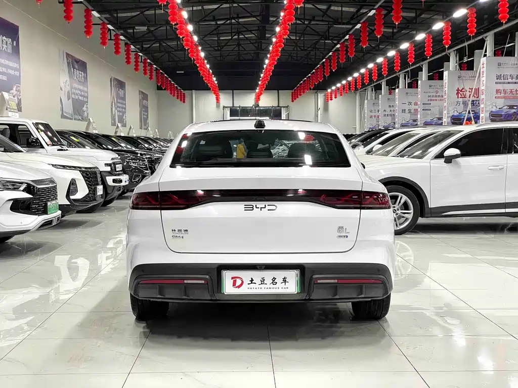 BYD Qin L — фото 11