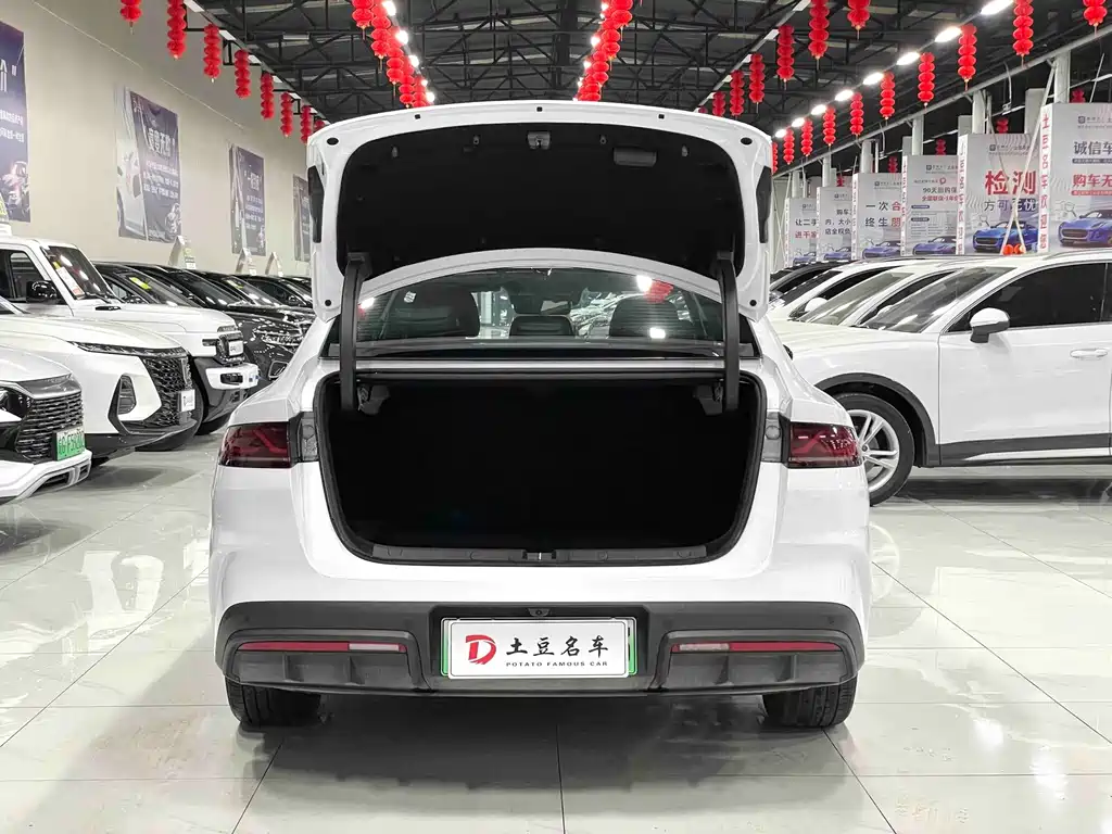 BYD Qin L — фото 13