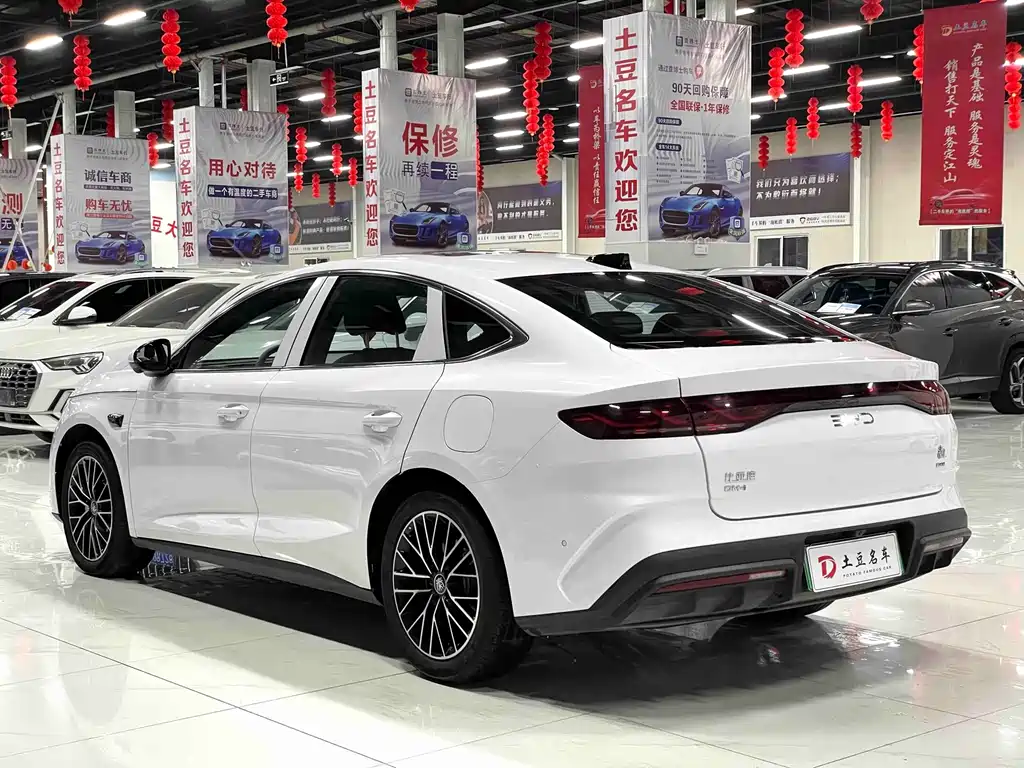 BYD Qin L — фото 10