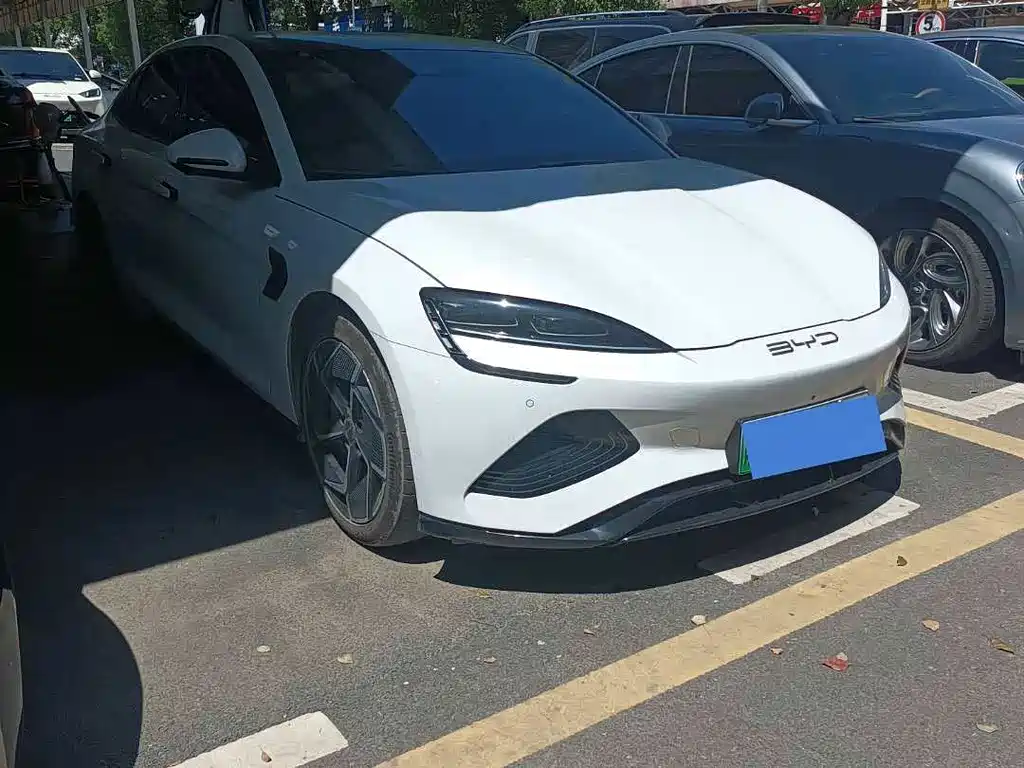 BYD Seal — фото 3