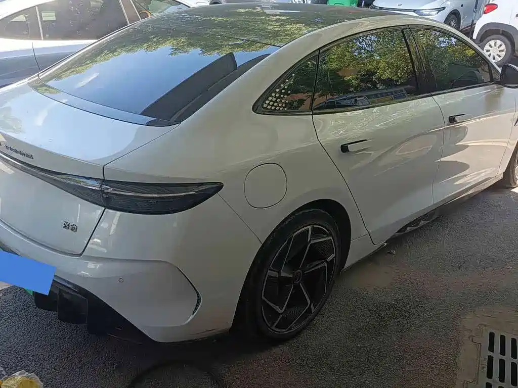 BYD Seal — фото 10
