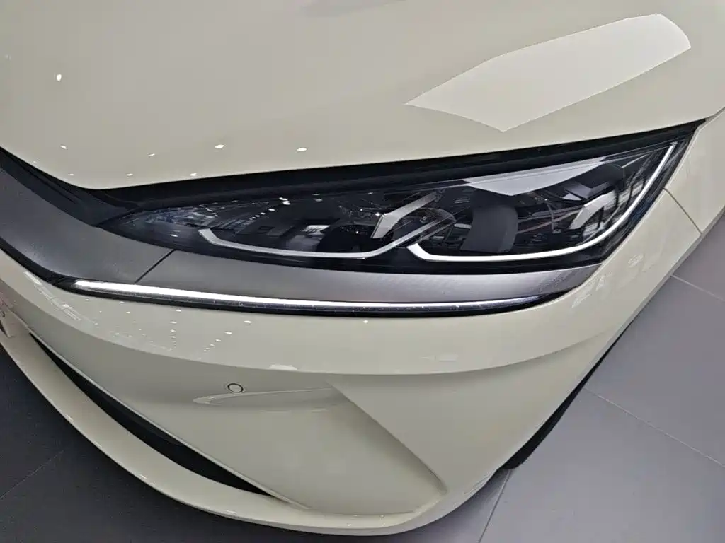 BYD Qin L — фото 24