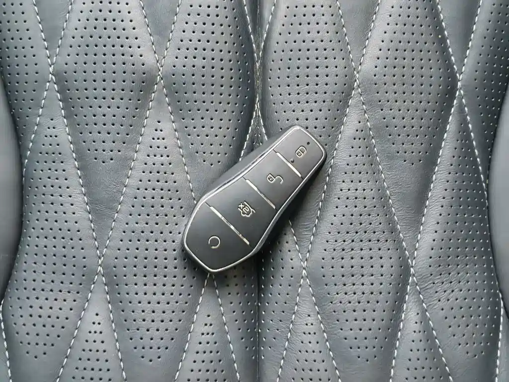 BYD Seal — фото 19