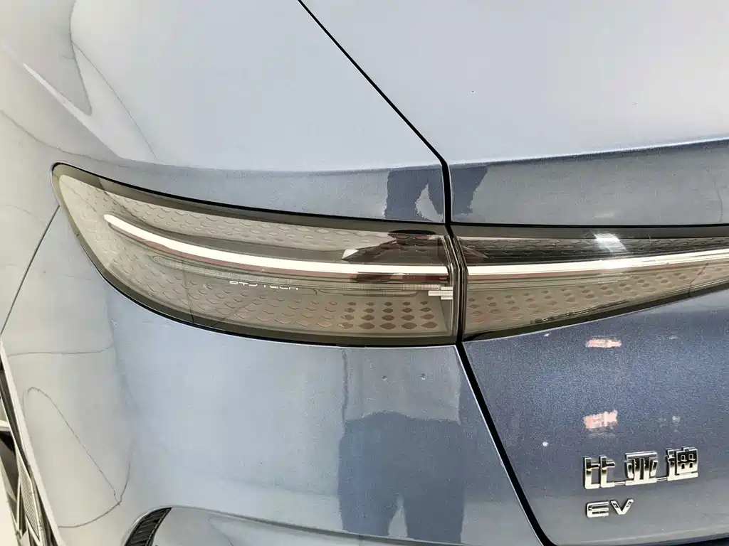 BYD Seal — фото 22