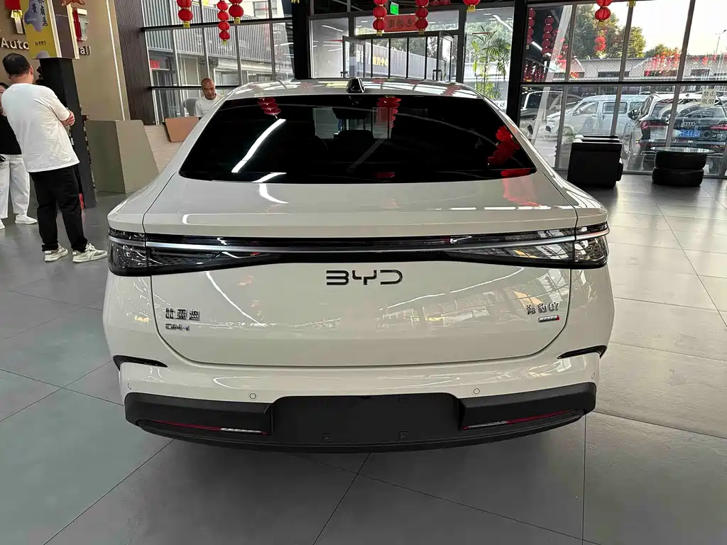 BYD Seal 07 DM-i — фото 8
