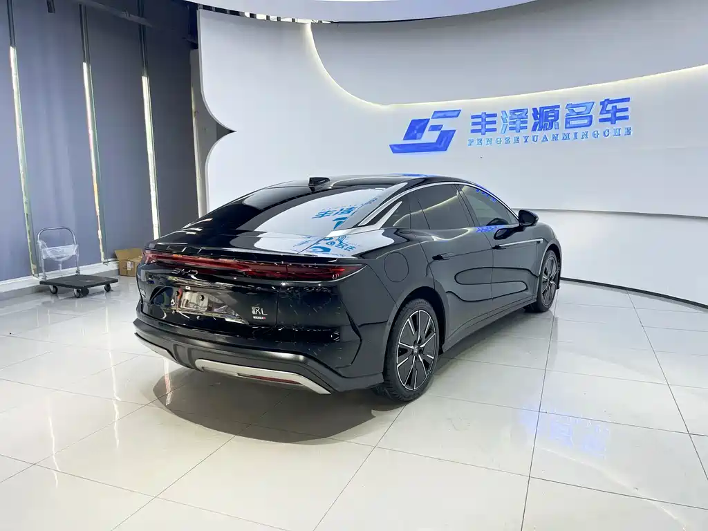 BYD Han L — фото 4