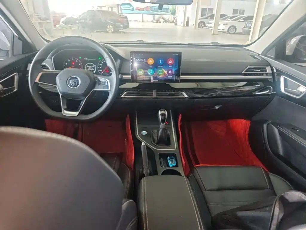 BYD Qin — фото 10