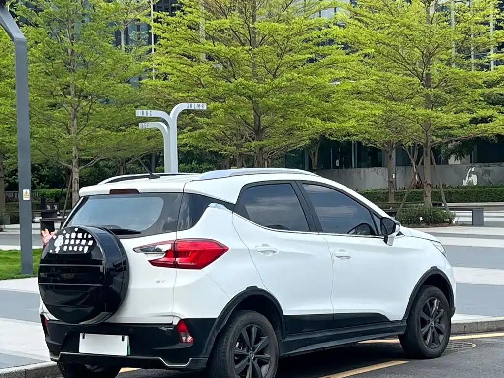 BYD Yuan EV — фото 11