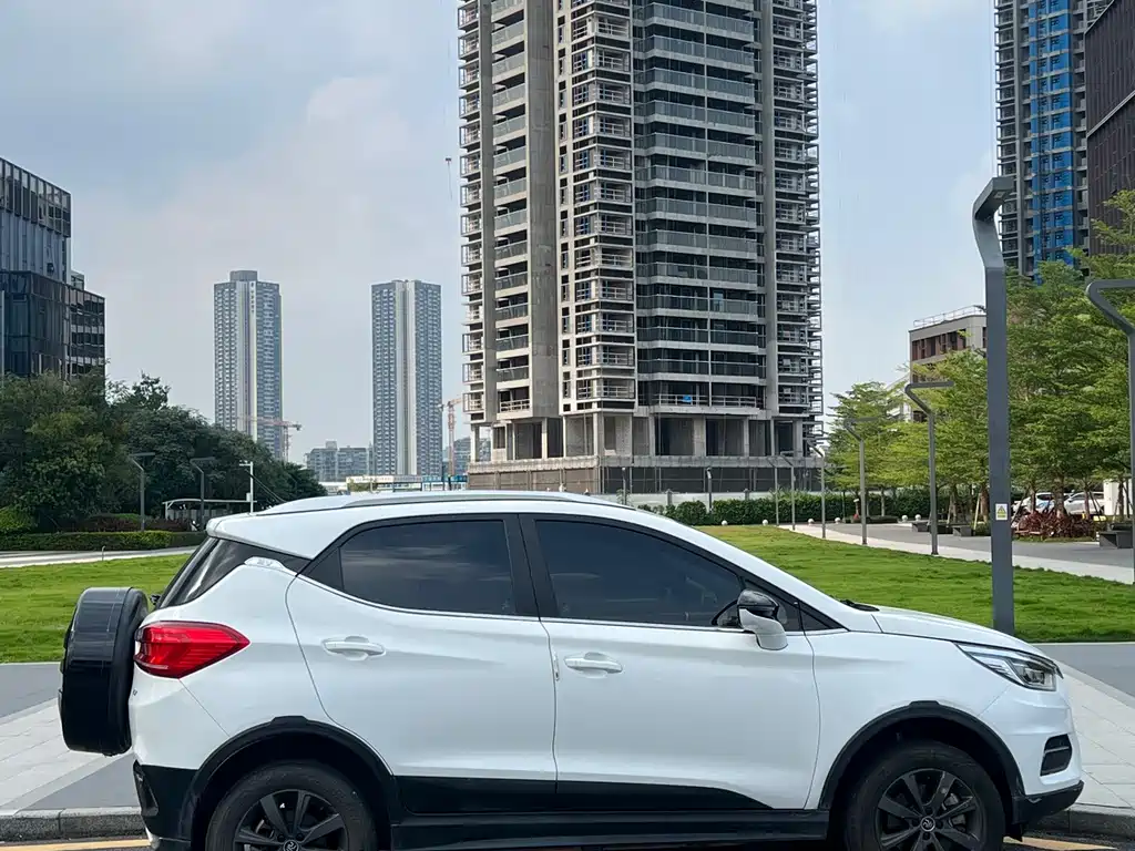 BYD Yuan EV — фото 10