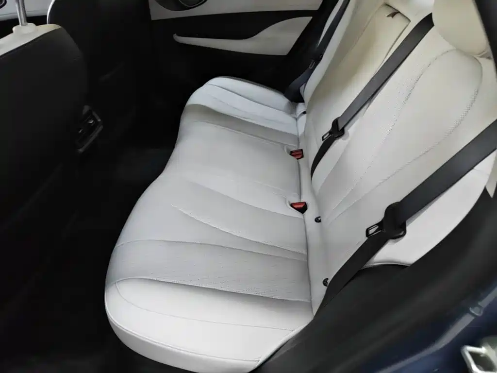 BYD Seal 05 DM-i — фото 17