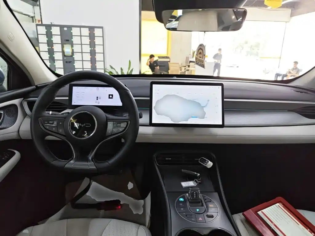BYD Seal 05 DM-i — фото 10