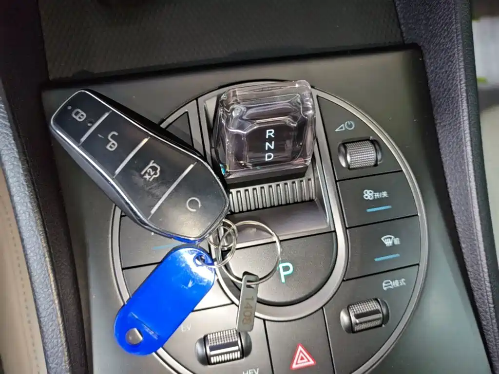 BYD Seal 05 DM-i — фото 14