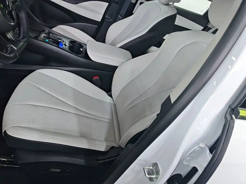 BYD Seal 05 DM-i — фото 15