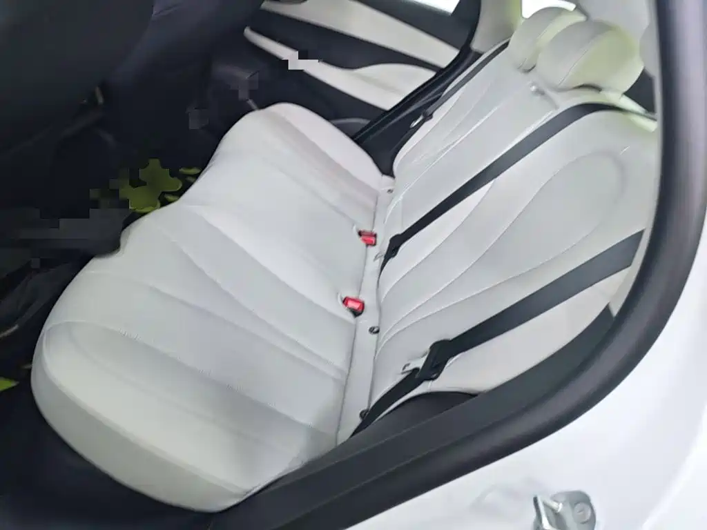 BYD Seal 05 DM-i — фото 17