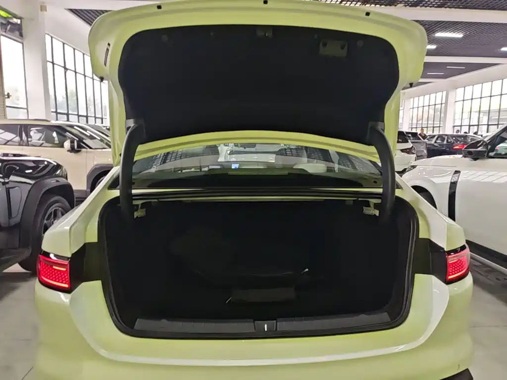 BYD Seal 05 DM-i — фото 19