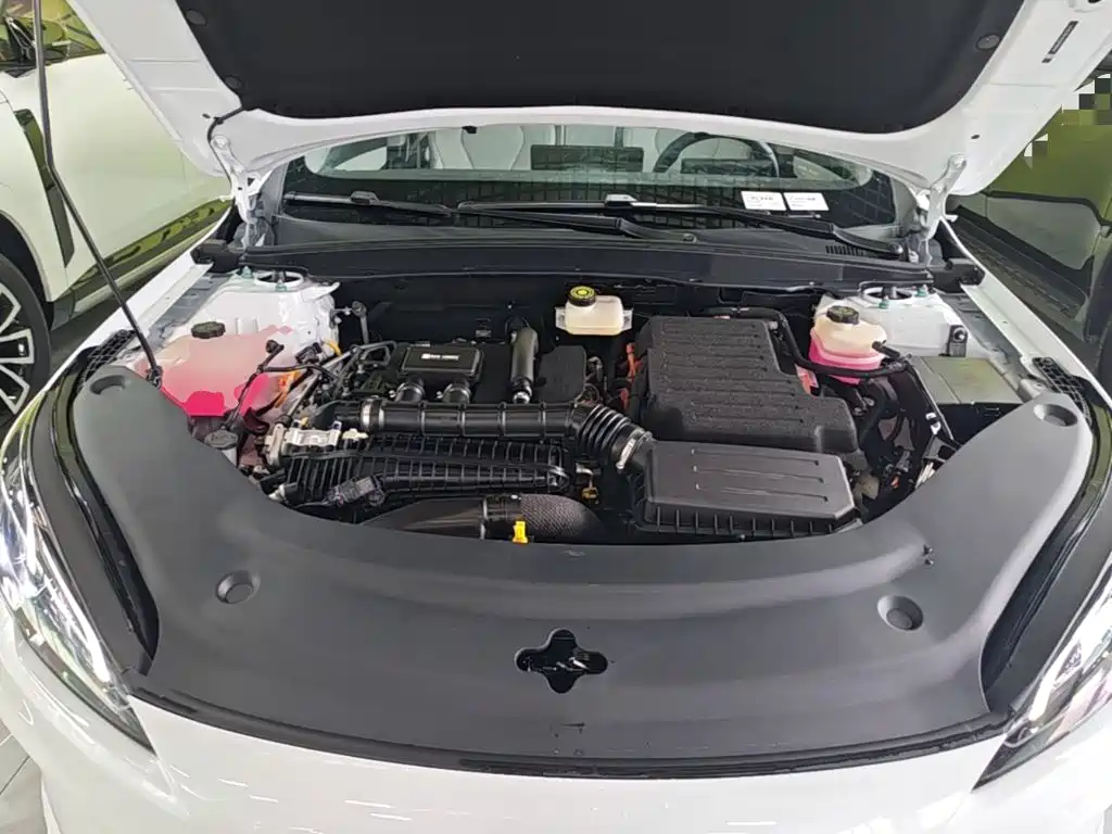 BYD Seal 05 DM-i — фото 20