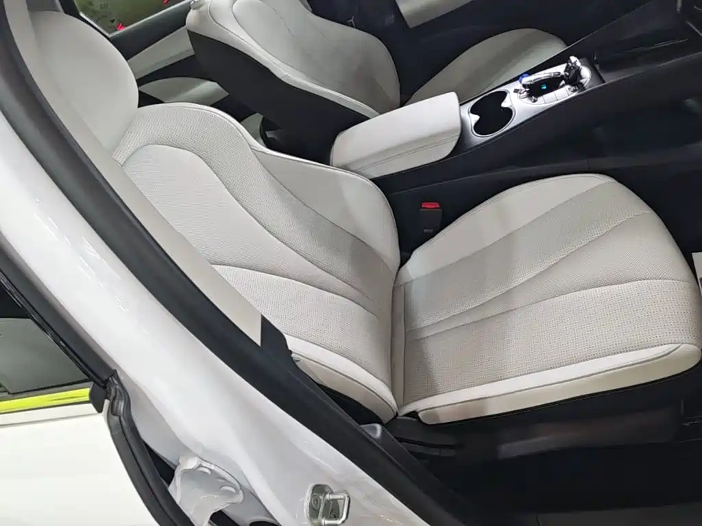 BYD Seal 05 DM-i — фото 25