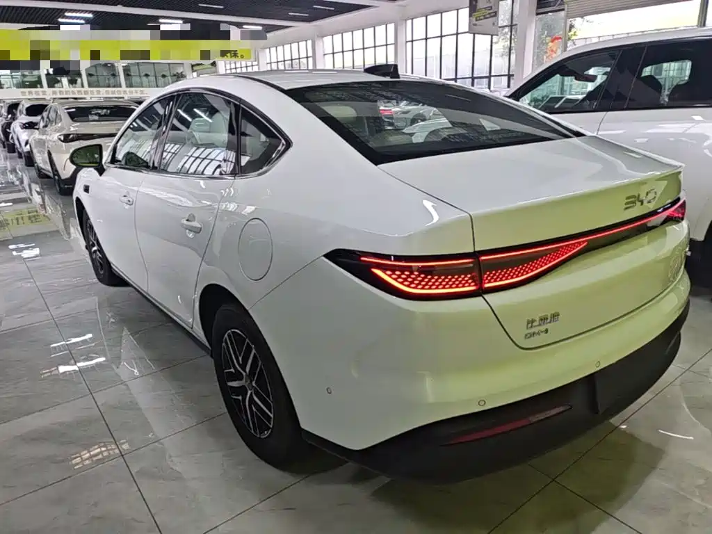 BYD Seal 05 DM-i — фото 5