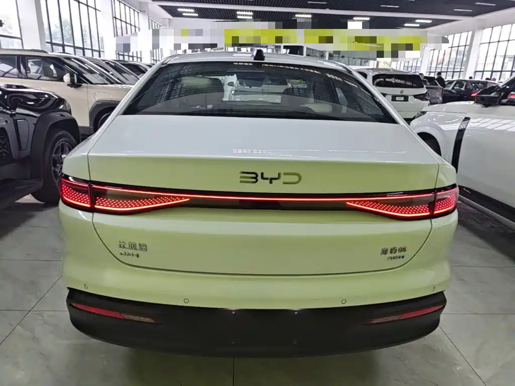 BYD Seal 05 DM-i — фото 6