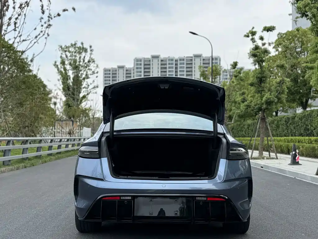 BYD Seal — фото 11