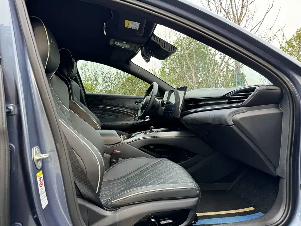 BYD Seal — фото 17