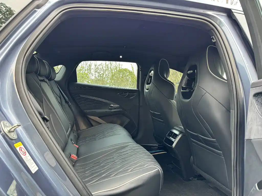 BYD Seal — фото 18