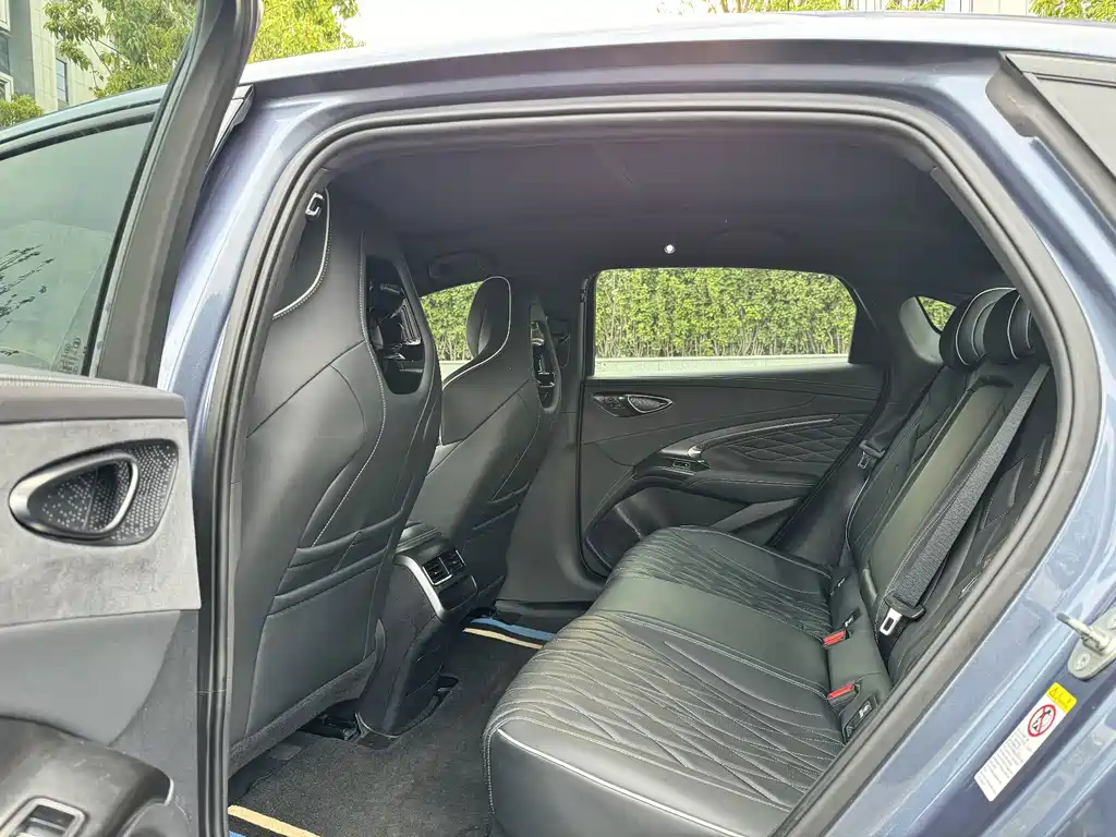 BYD Seal — фото 19