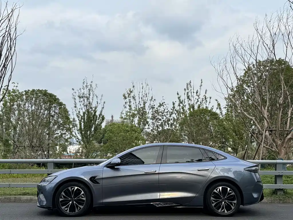 BYD Seal — фото 10