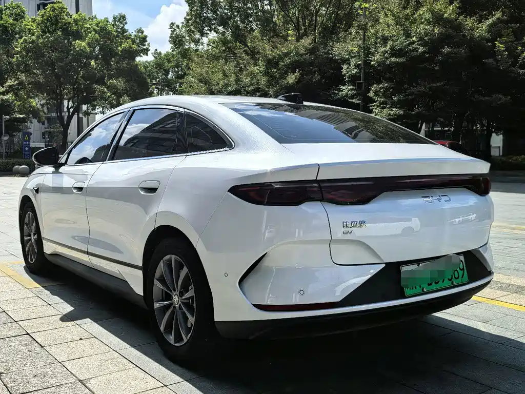 BYD Qin L — фото 11